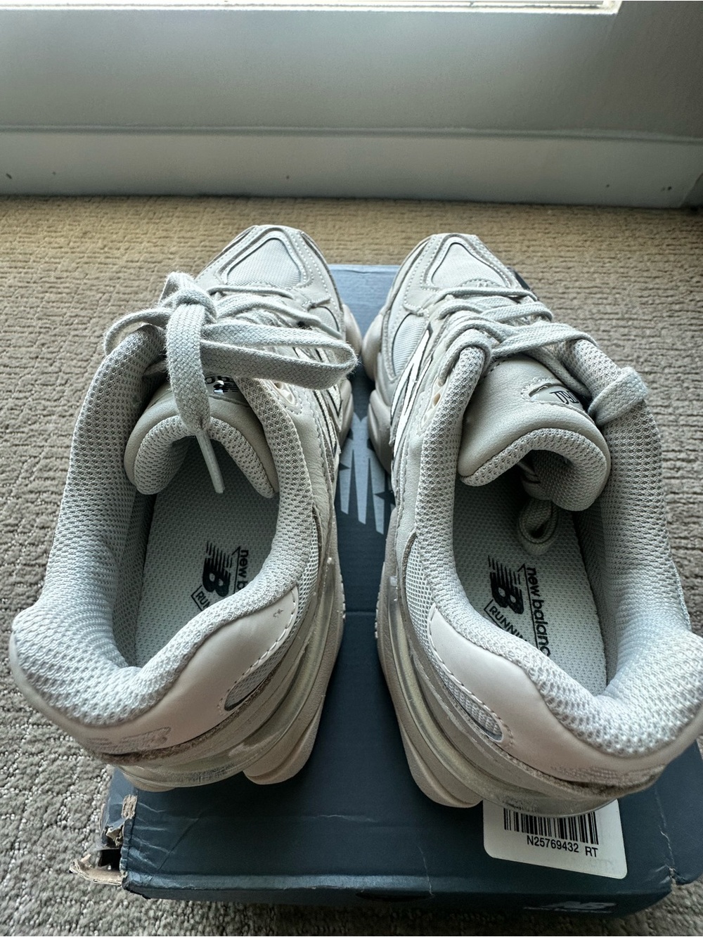 SOLD OUT! New Balance 9060 grey beige Sneakers - Picture 6 of 9
